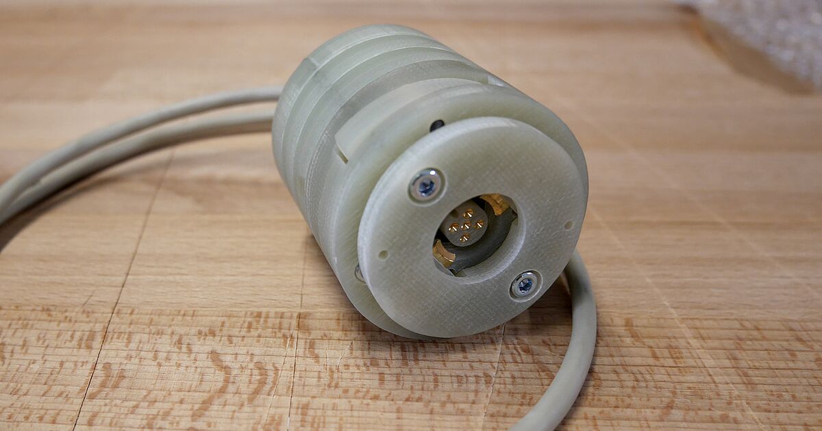 Manual fixture for connector testing (EOLTest